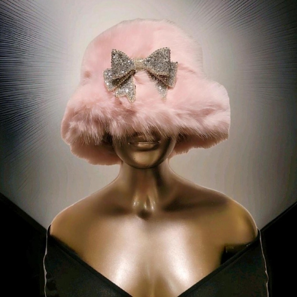 Vintage Soft Pink Super Furry Faux Fur Winter Bucket Hat Crystal Bow Brooch